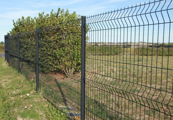 Conseils de pose d'une clôture métallique
