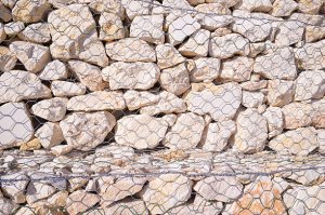 Enrochement d’un mur de soutènement