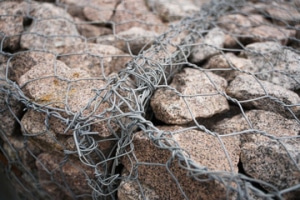 Enrochement d’un mur de soutènement 